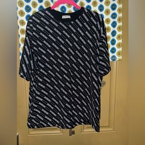 Balenciaga T-Shirt With All Over Logo Men’s Small